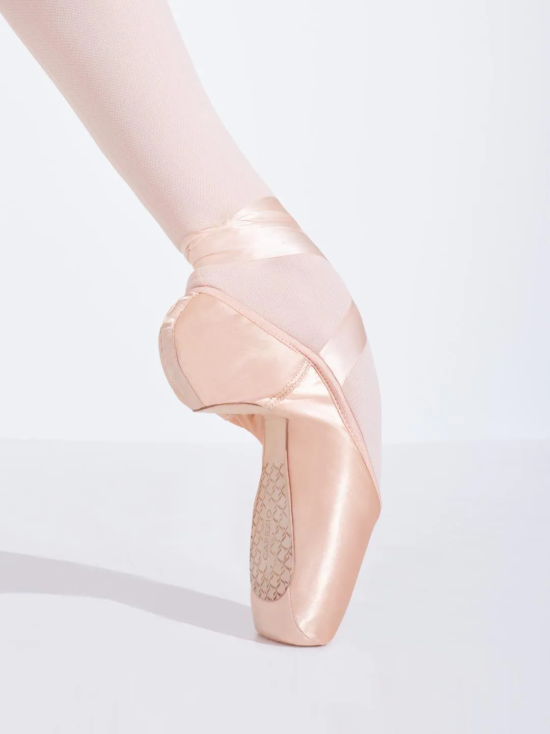 Cambré - 1129W Pointe Shoe with #4 Shank and Tapered Toe Box