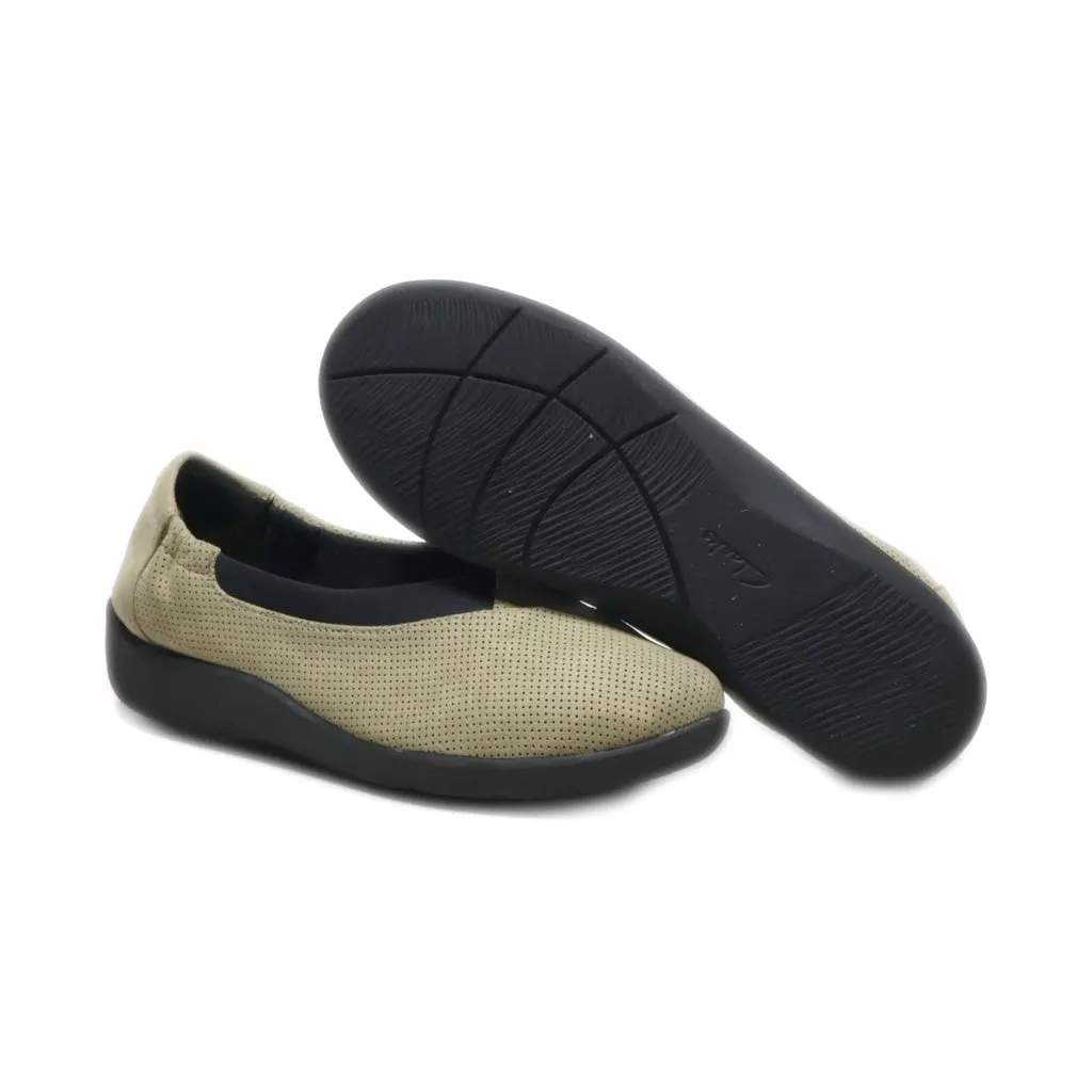 Clarks Pumps Fabric Brown Colour For Women