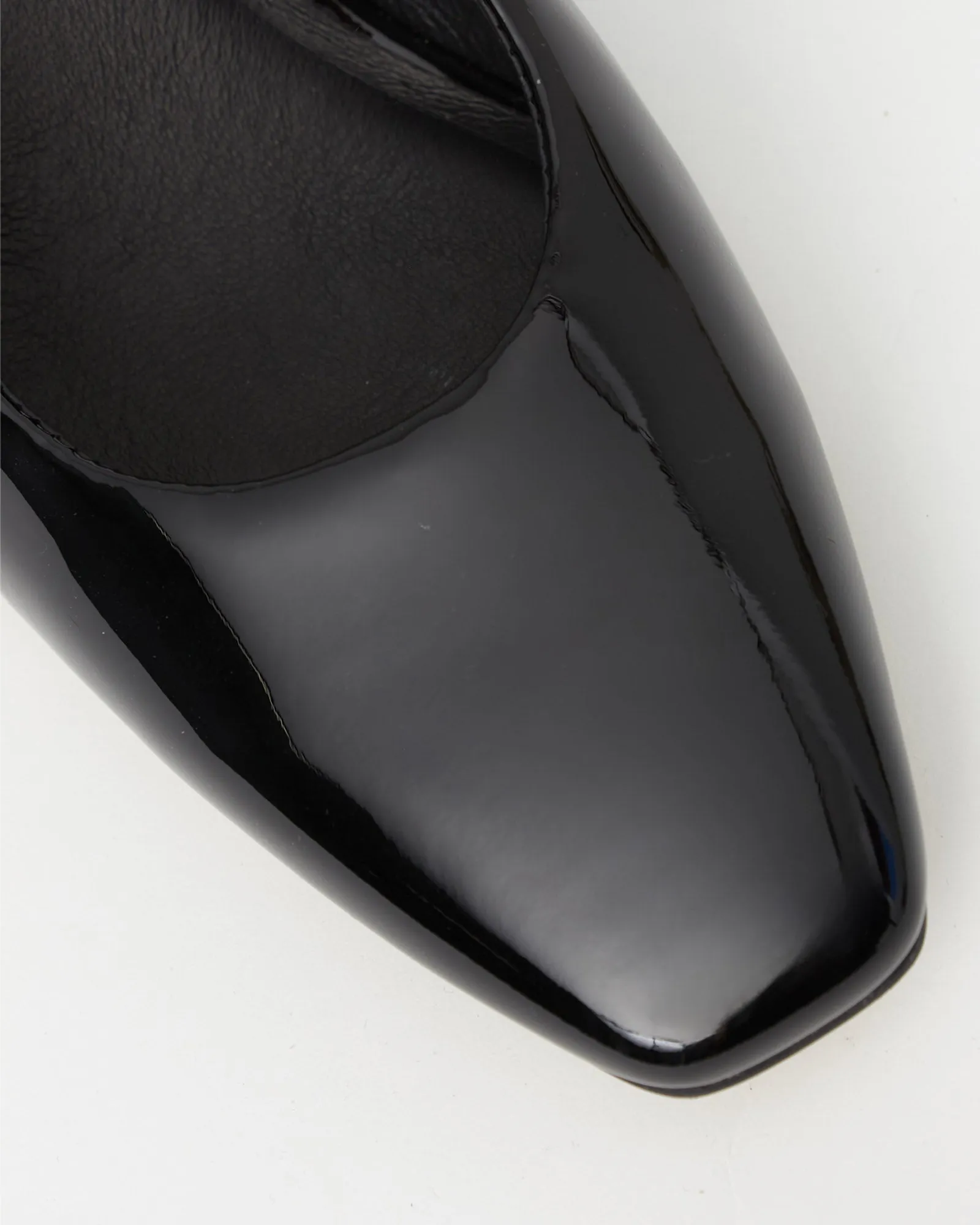 OLLIE Square Toe Leather Pumps
