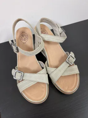 Sandals Heels Wedge By Clothes Mentor  Size: 8.5